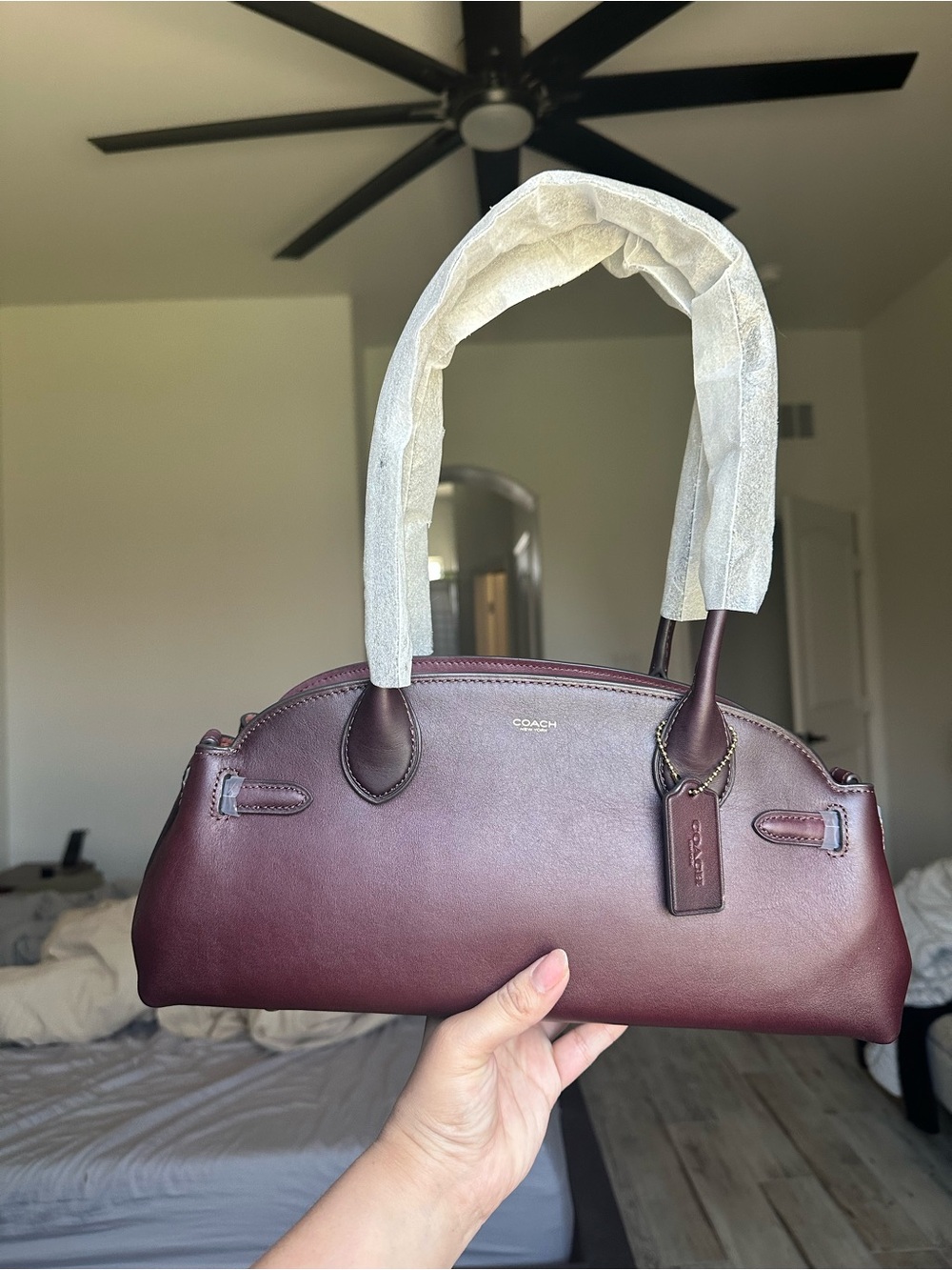 COACH Merlot Pebbled Leather Shoulder Bag with Gold Hardware - Picture 2 of 4
